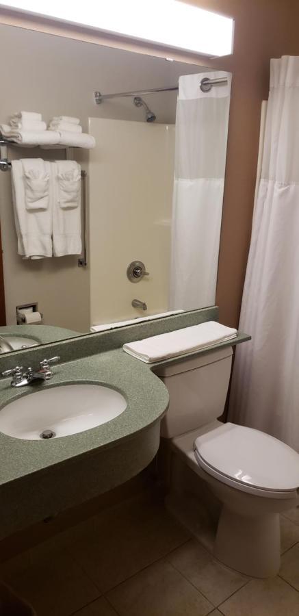 Microtel & By Wyndham Hotel 2*