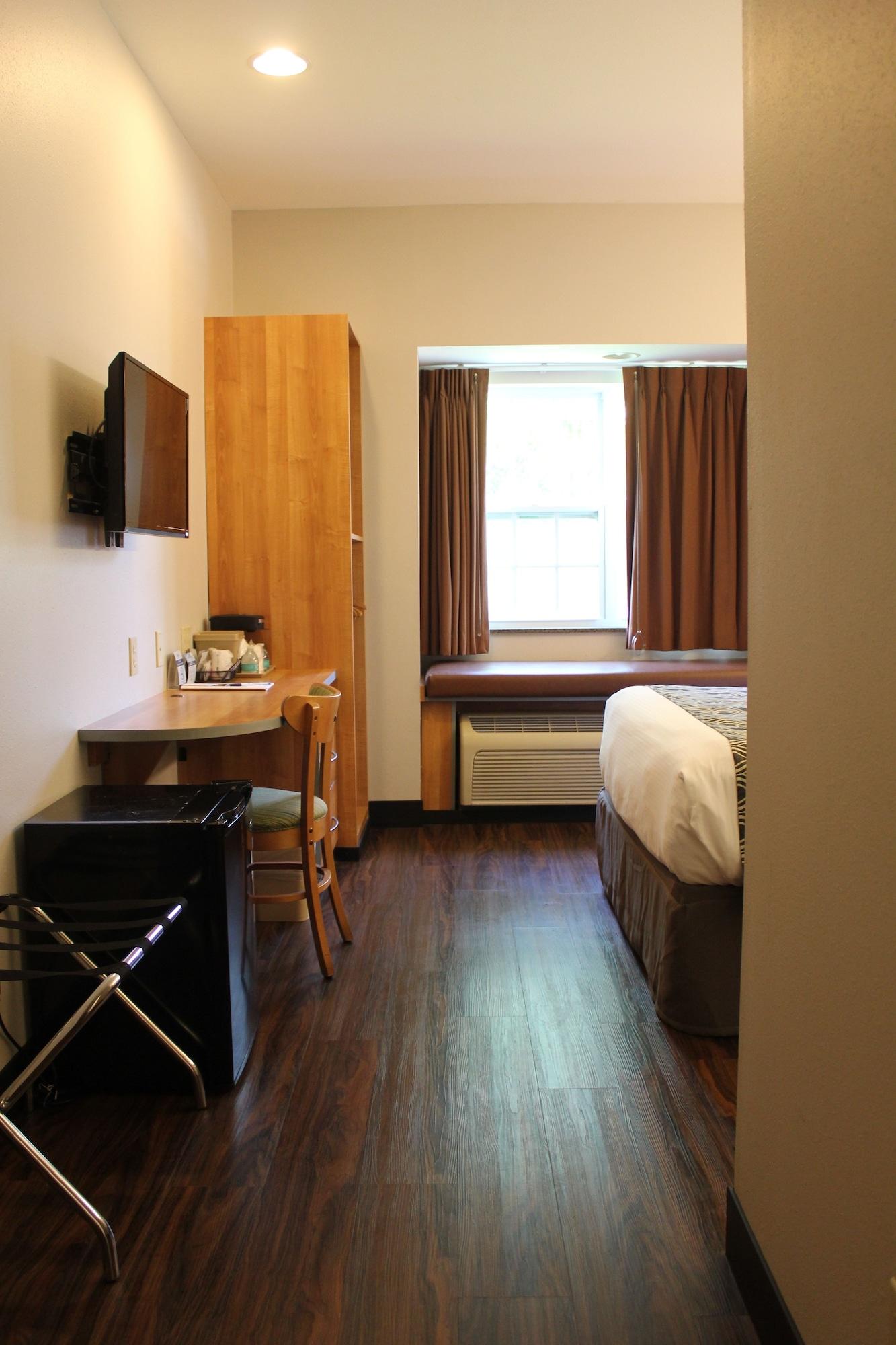 Microtel & By Wyndham Hotel 2*