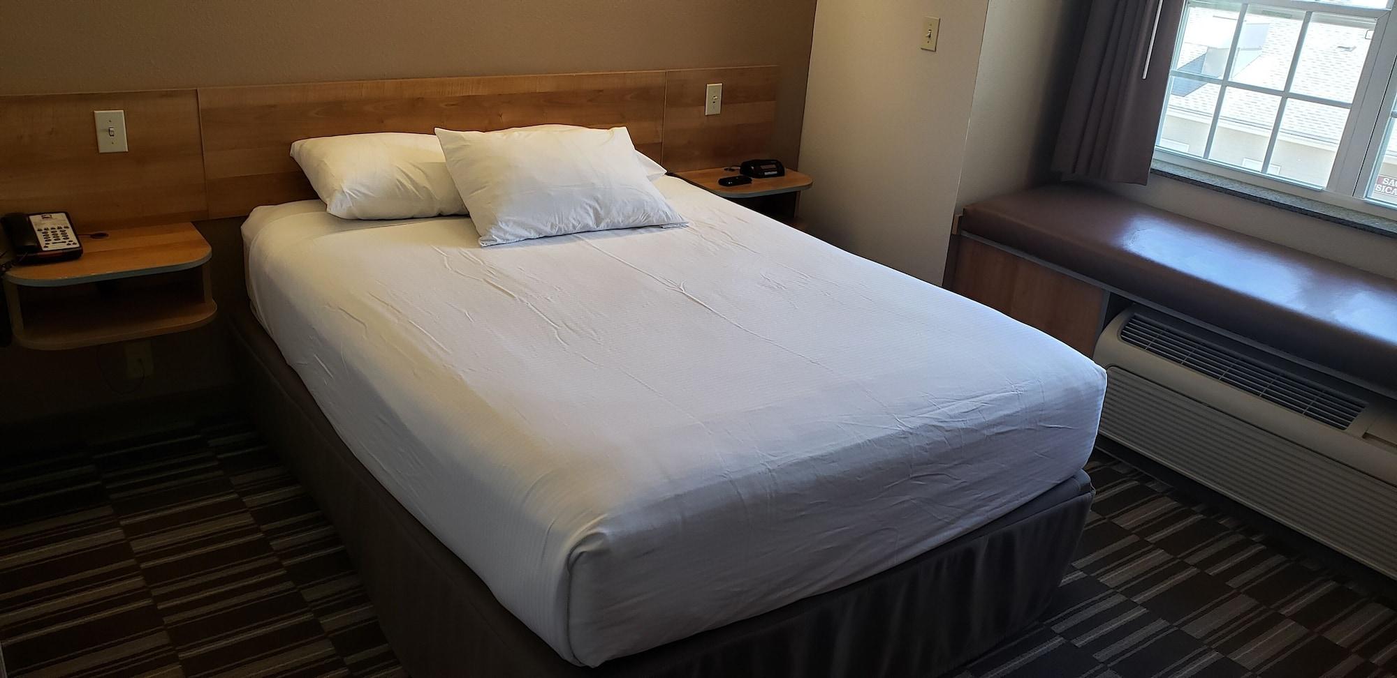 Hotel Microtel & By Wyndham 2*