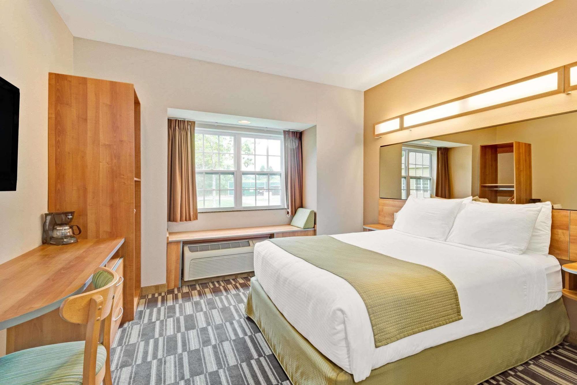 Microtel & By Wyndham Hotel 2*